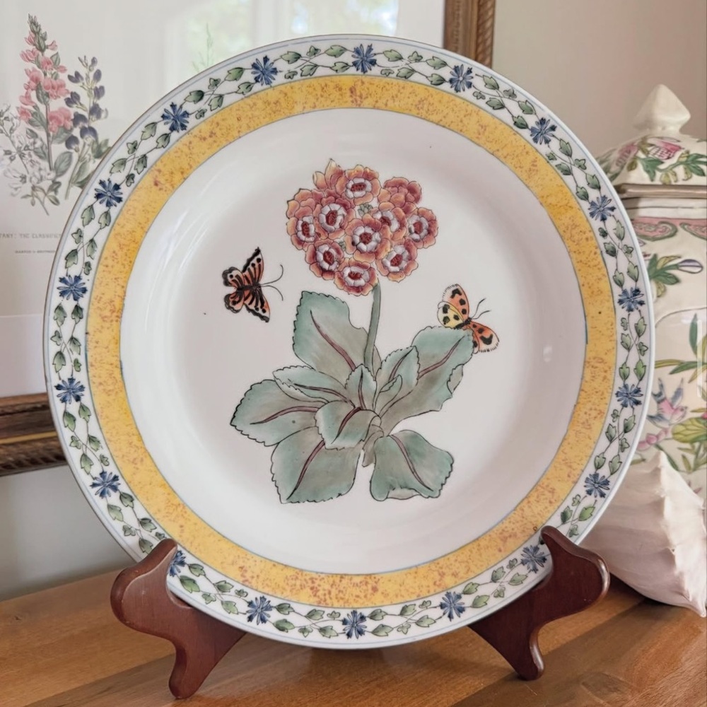 Vintage chinoiserie display plate 10.5”